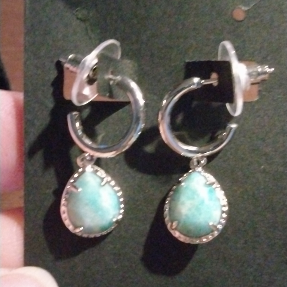 Retired: Kendra Scott Teardrop Small Sami Huggies